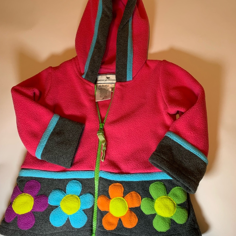 American Widgeon Colorful Hooded Fleece Jacket.
Easy zip/size 2